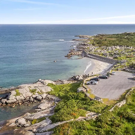 Tigh An Bheachaire * Carraroe