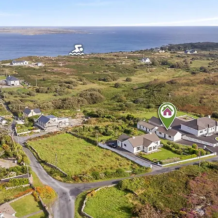 Tigh An Bheachaire * Carraroe